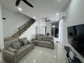 Austin JB Gather Corner Lot 15pax,Tebrau, Ikea